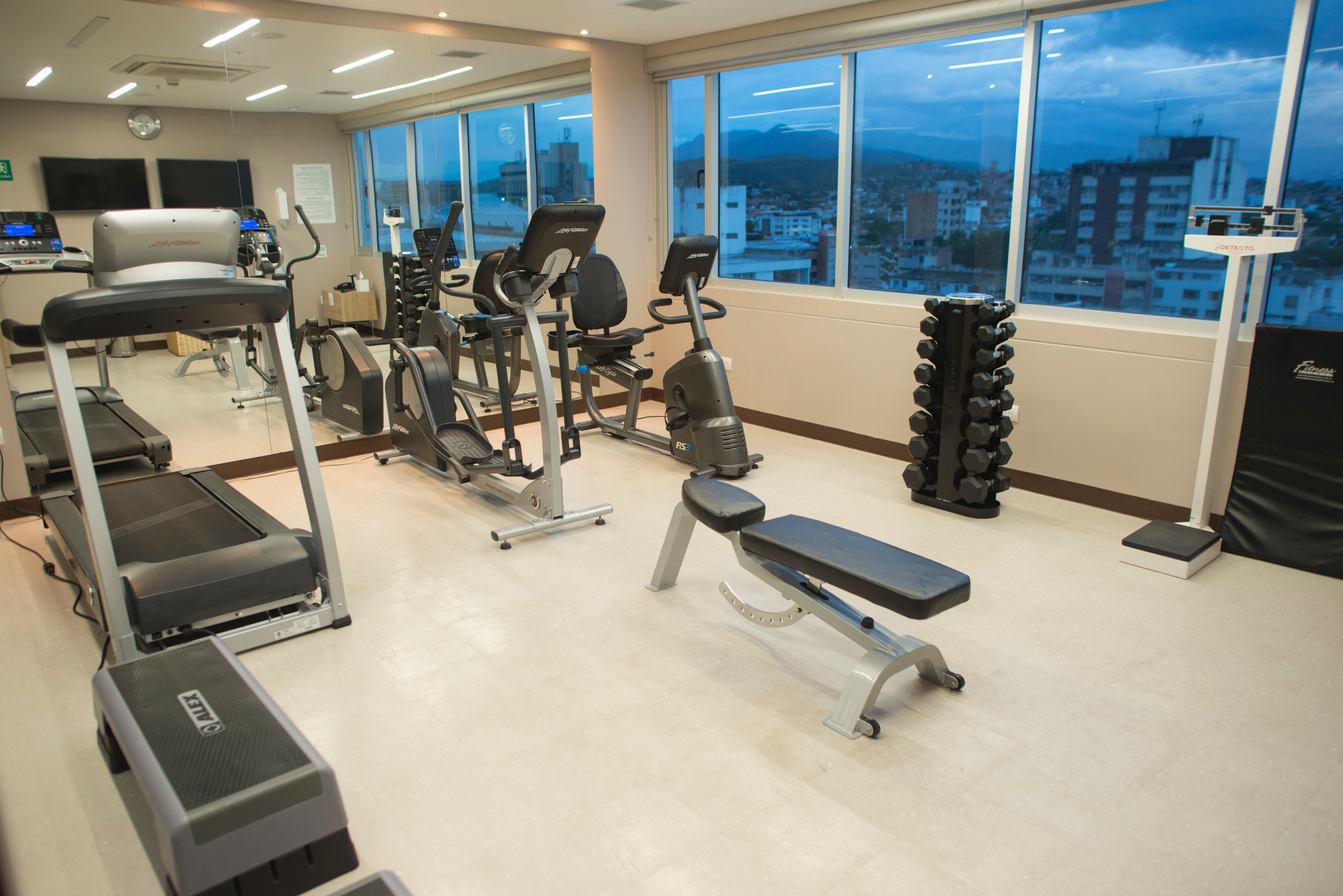 Holiday Inn Cúcuta, an IHG Hotel Exterior foto A gym