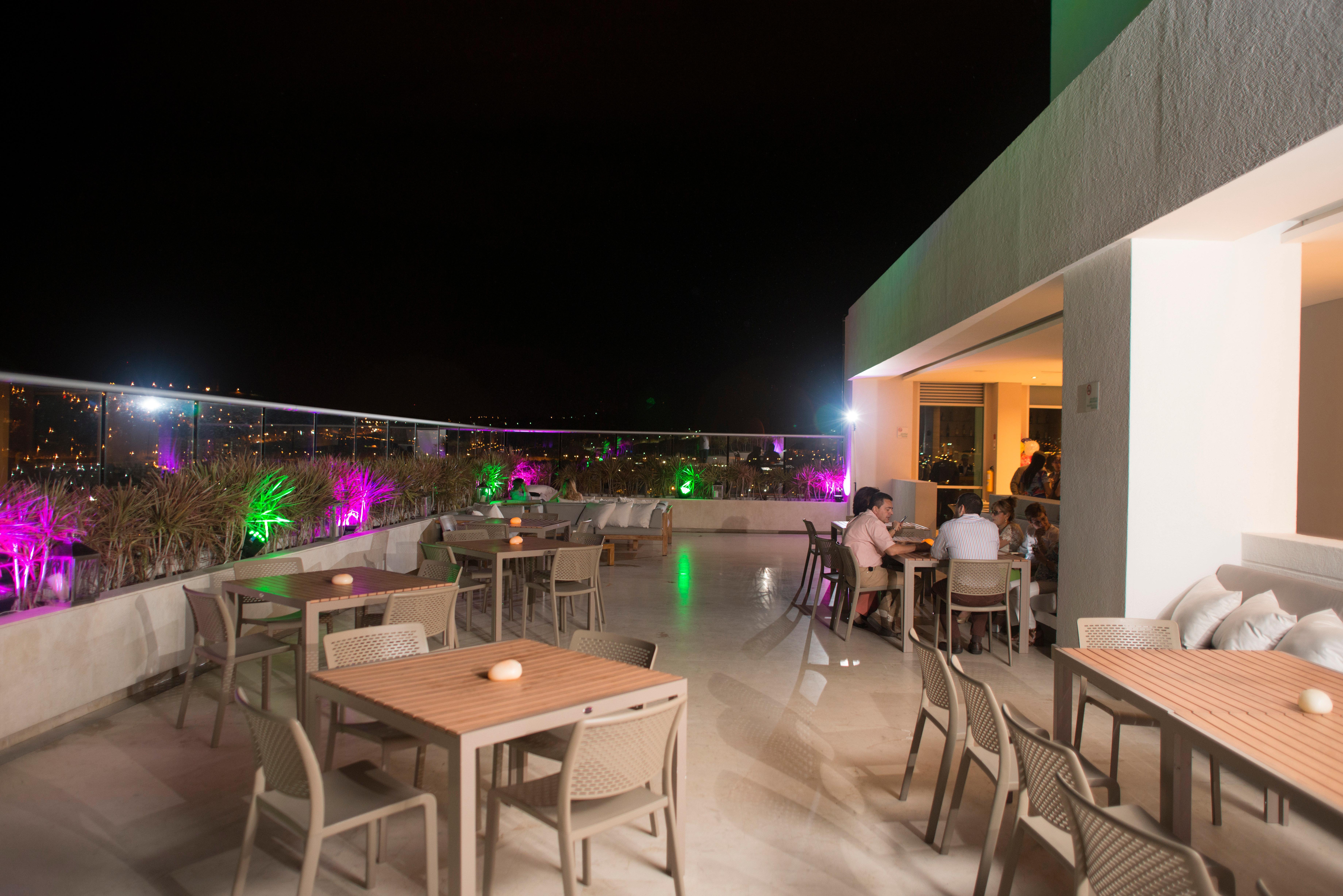 Holiday Inn Cúcuta, an IHG Hotel Exterior foto Sky Bar
