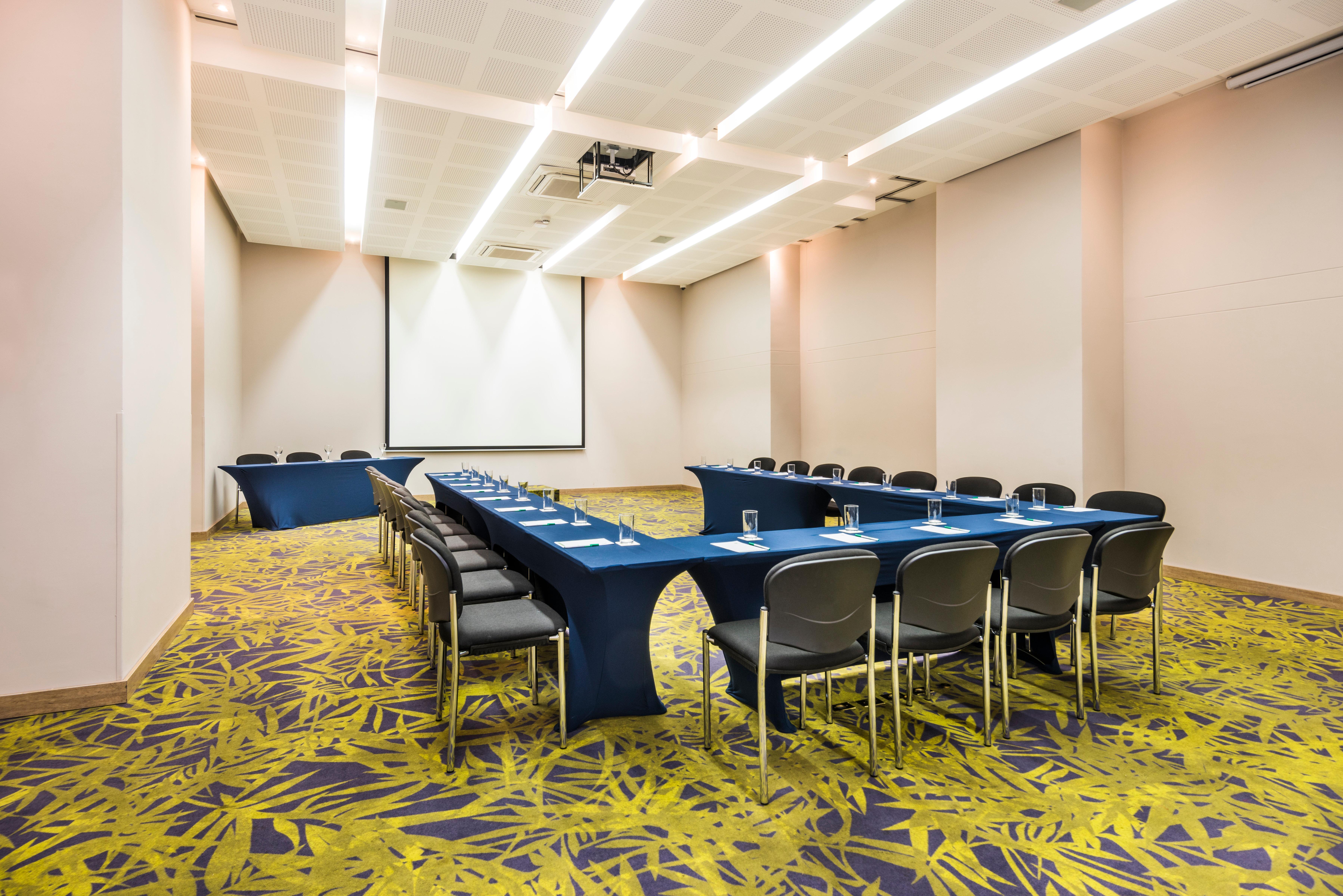 Holiday Inn Cúcuta, an IHG Hotel Exterior foto Meeting room